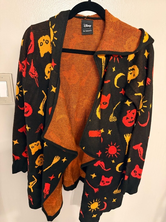 Her Universe Jackets & Blazers - Disney Her Universe Hocus Pocus sweater